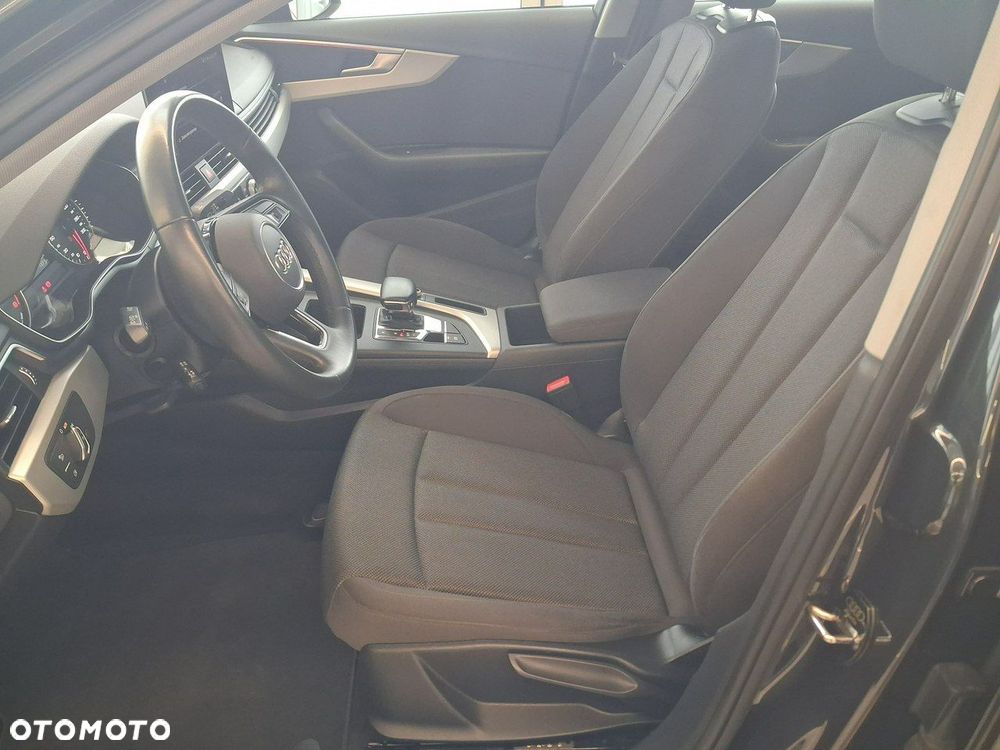 Audi A4 Limousine - 13