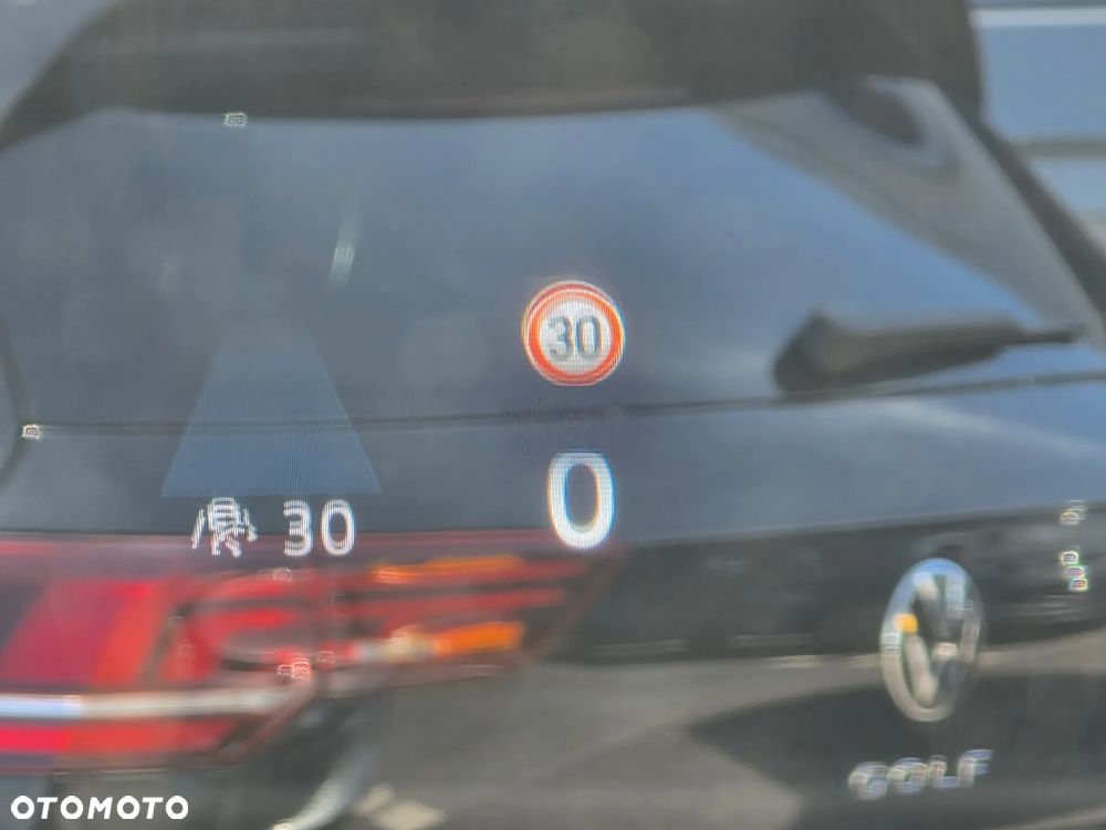Volkswagen T-Roc 1.5 eTSI R-Line DSG - 28