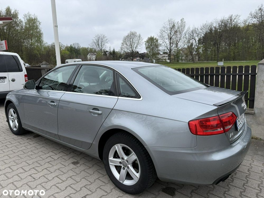 Audi A4 Limousine - 4