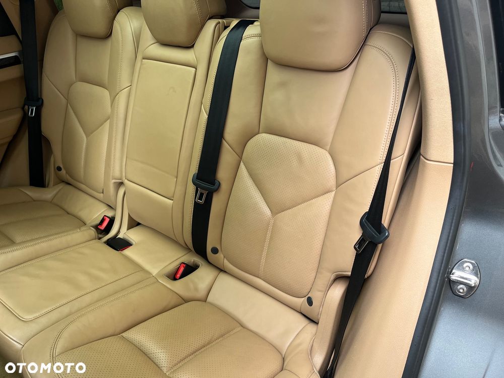 Porsche Cayenne S Platinum Edition - 20