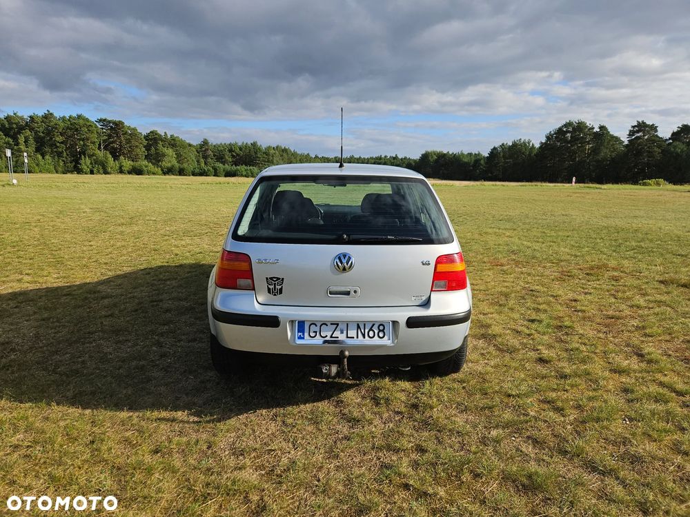 Volkswagen Golf 1.6 Basis - 6