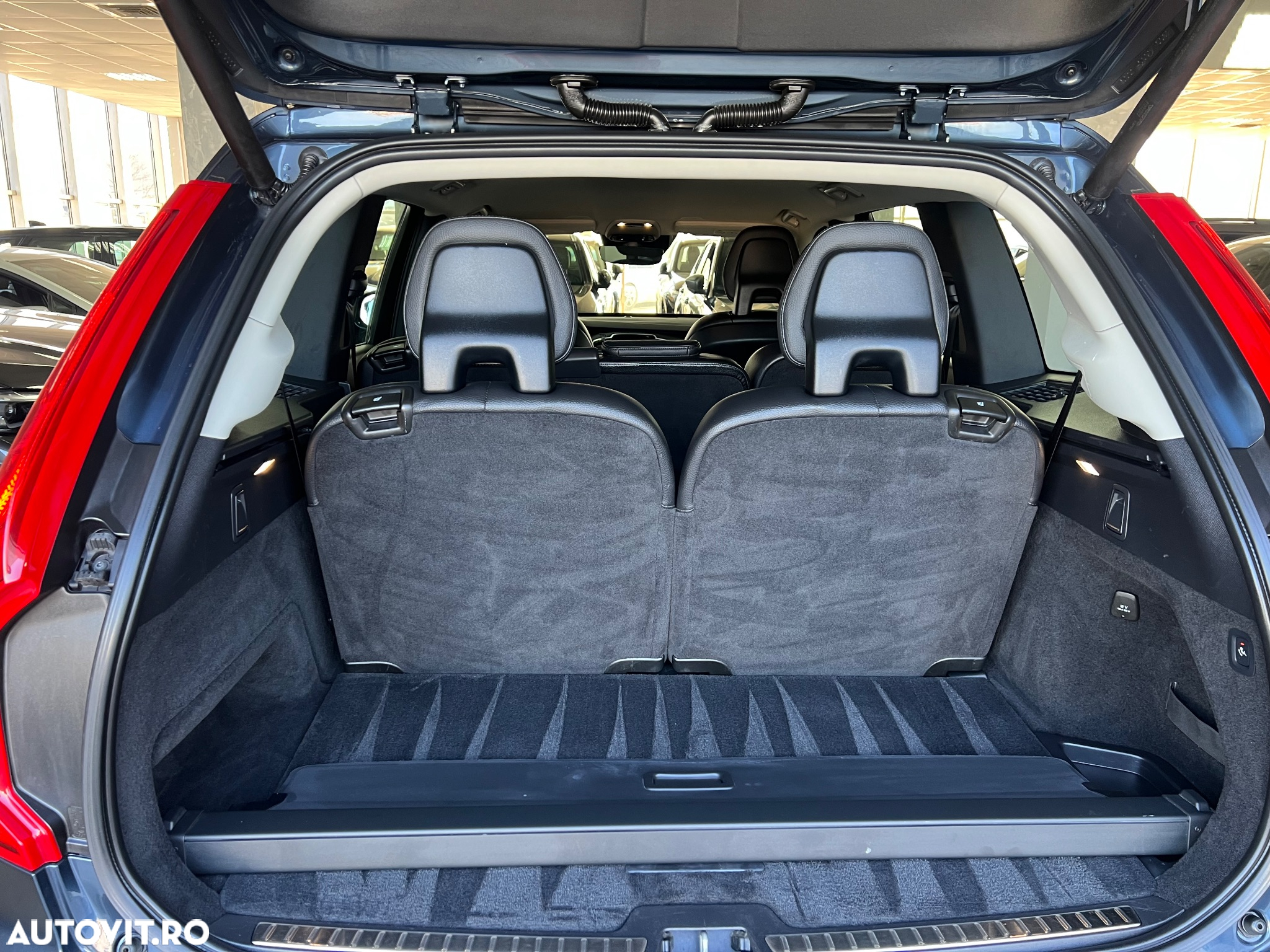 Volvo XC 90 B5 D AWD Geartronic Momentum - 35