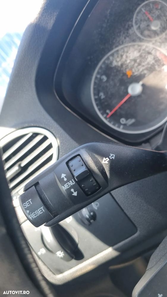Ford Focus 1.4i Trend - 37