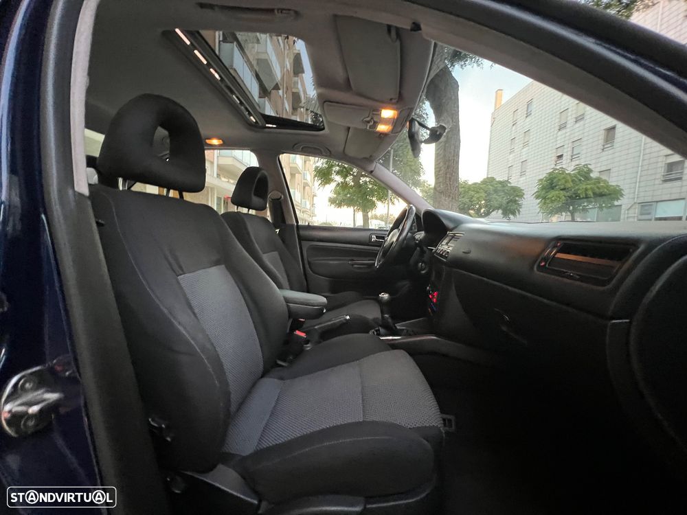 VW Bora 1.9 TDi Highline - 20