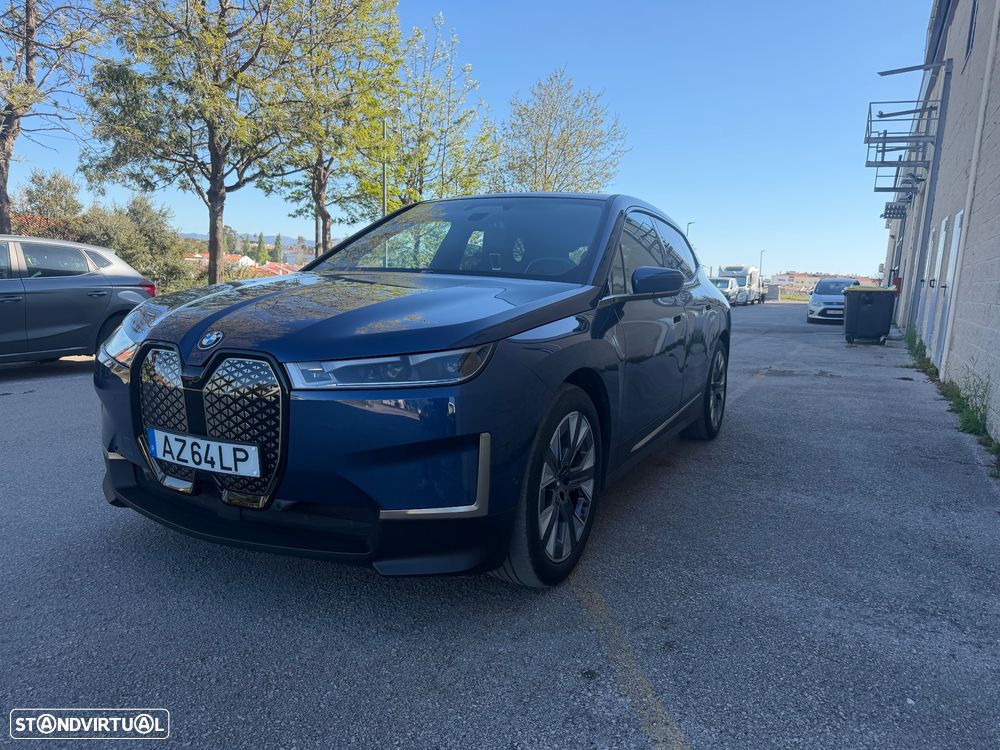 BMW iX xDrive 40 Pack Desportivo - 1