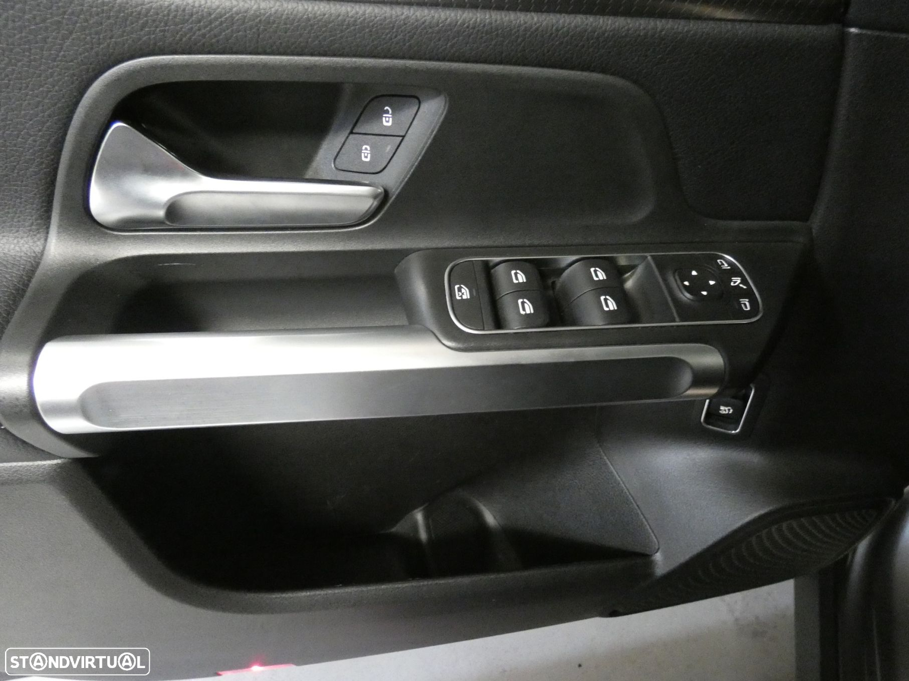 Mercedes-Benz GLB 180 d Progressive - 23