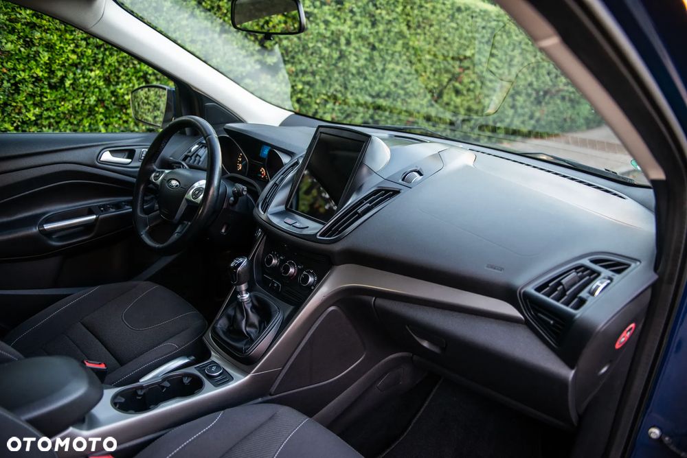 Ford Kuga 2.0 TDCi 2x4 Titanium - 28