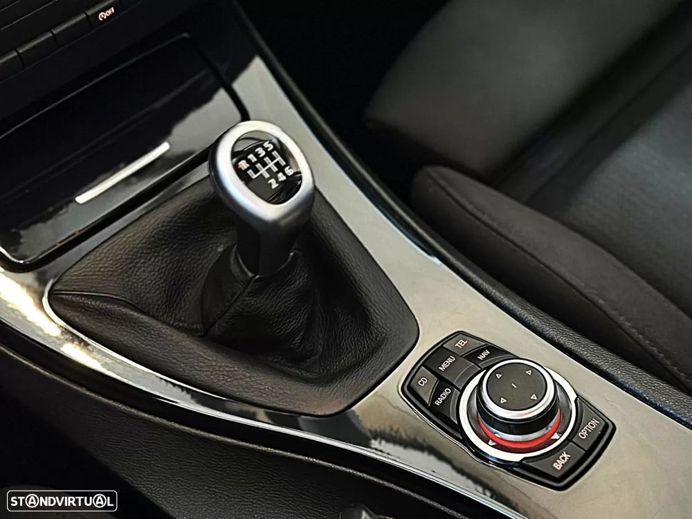 BMW 318 d Touring Navigation - 29