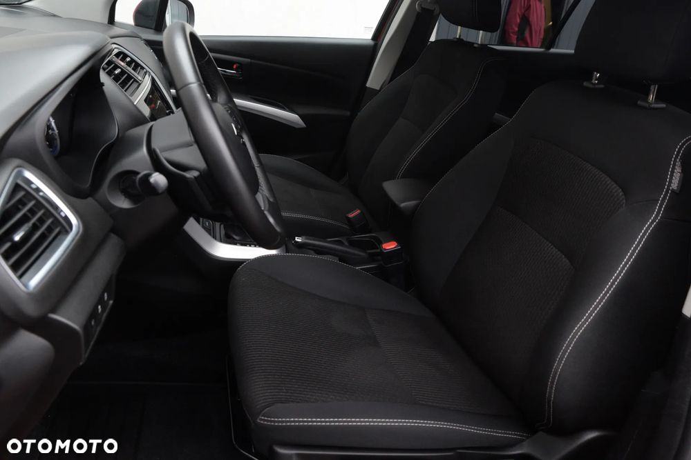 Suzuki SX4 S-Cross 1.4 T Elegance Sun 4WD - 31