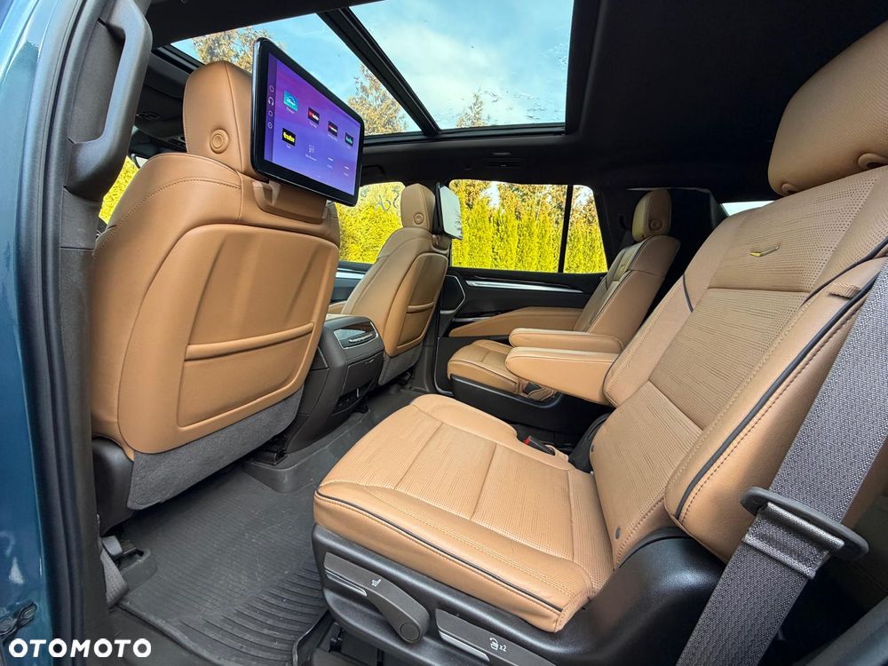 Cadillac Escalade - 13