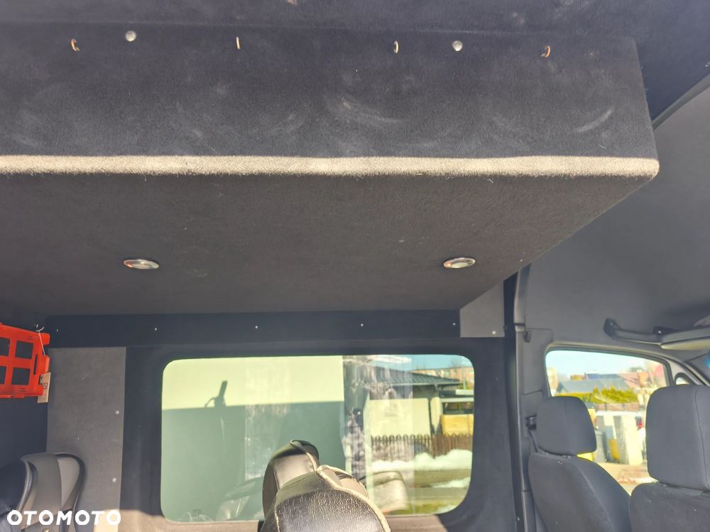 Mercedes-Benz Sprinter - 11