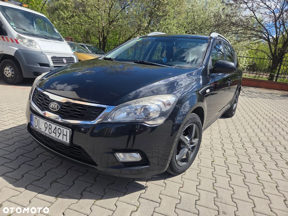 Kia Ceed 1.4 CVVT Attract - 1