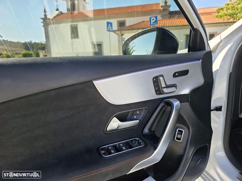 Mercedes-Benz A 250 e 8G-DCT AMG Line - 17