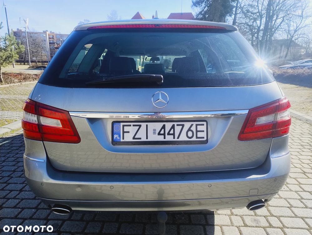 Mercedes-Benz Klasa E 350 CDI DPF BlueEFFICIENCY 7G-TRONIC Avantgarde - 4