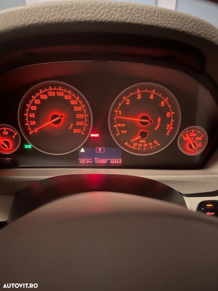 BMW Seria 3 328i Touring Aut. - 7