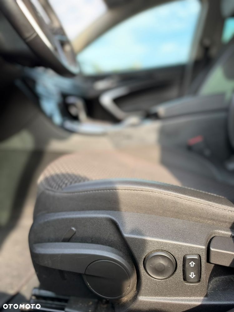 Opel Insignia - 19