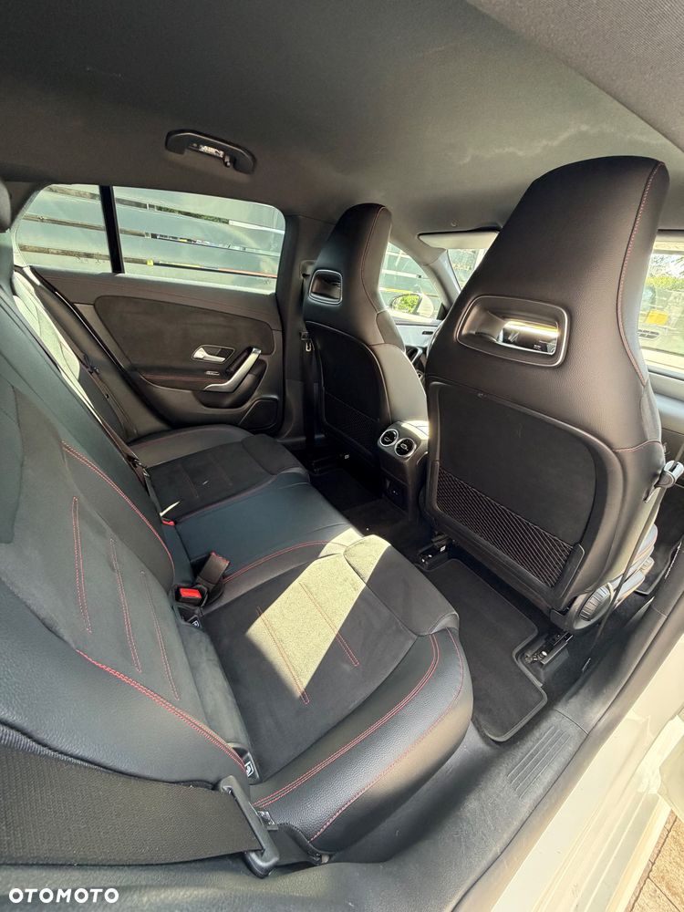 Mercedes-Benz CLA 180 AMG Line 7G-DCT - 10