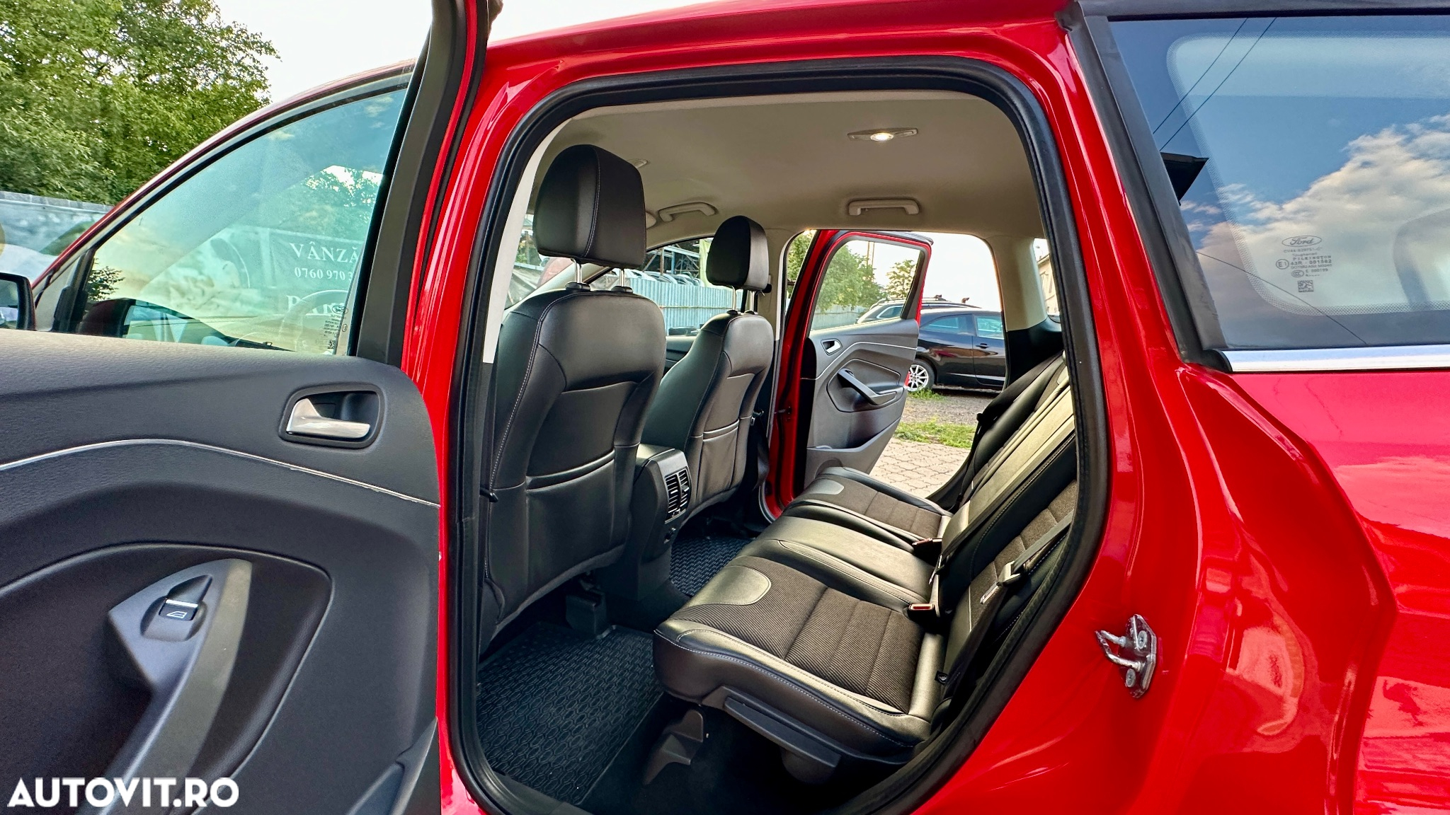 Ford Kuga - 8