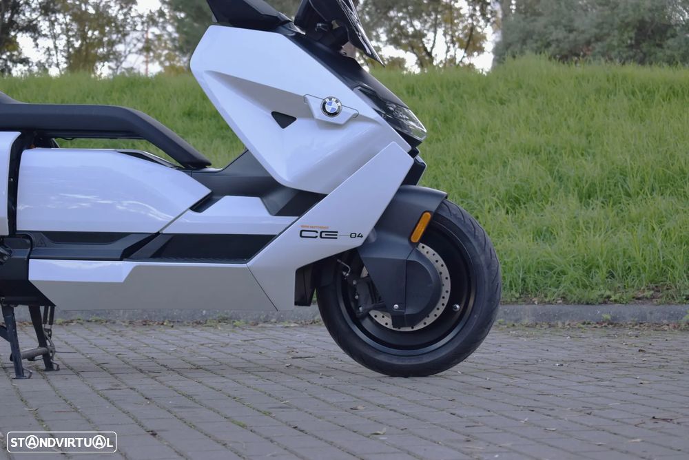 BMW CE 04 - 12