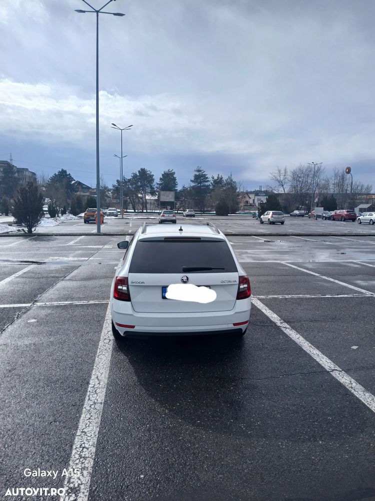 Skoda Octavia 2.0 TDI (Green tec) DSG Style - 9