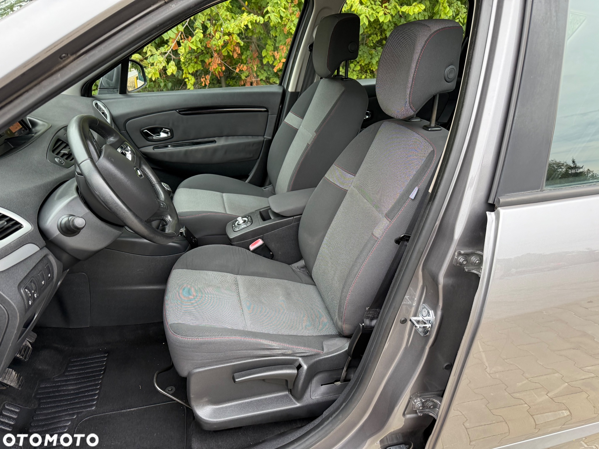 Renault Grand Scenic ENERGY dCi 130 BOSE EDITION - 11