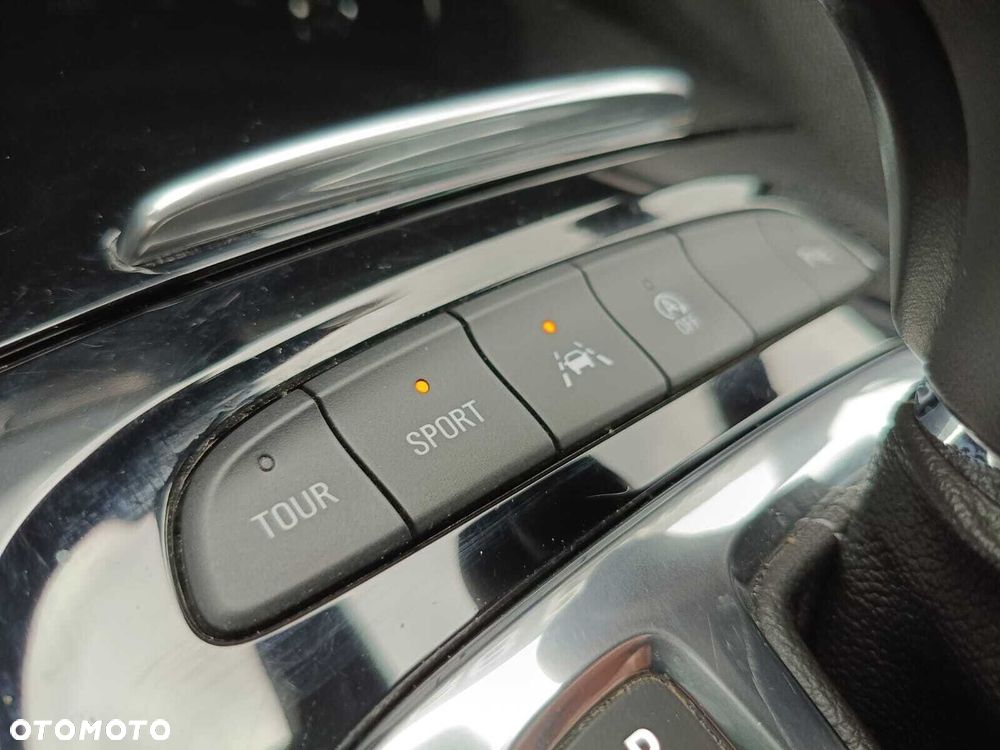 Opel Insignia 2.0 CDTI 4x4 GSi S&S - 26