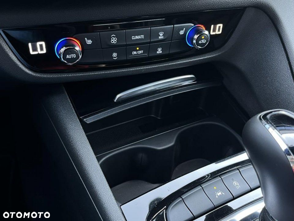 Opel Insignia - 21