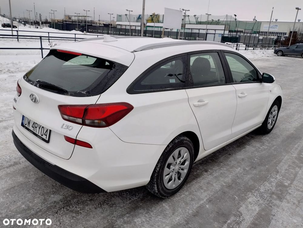 Hyundai i30 1.5 DPI Classic + - 5