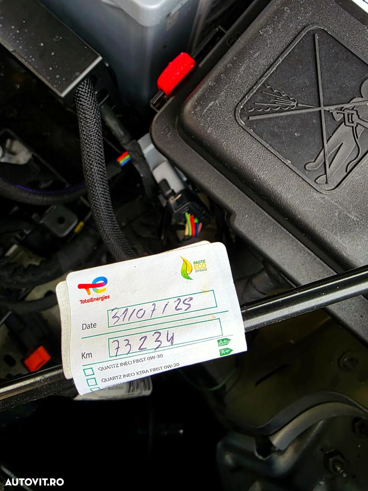 Citroën C4 PureTech 155 Stop&Start EAT8 SHINE - 30