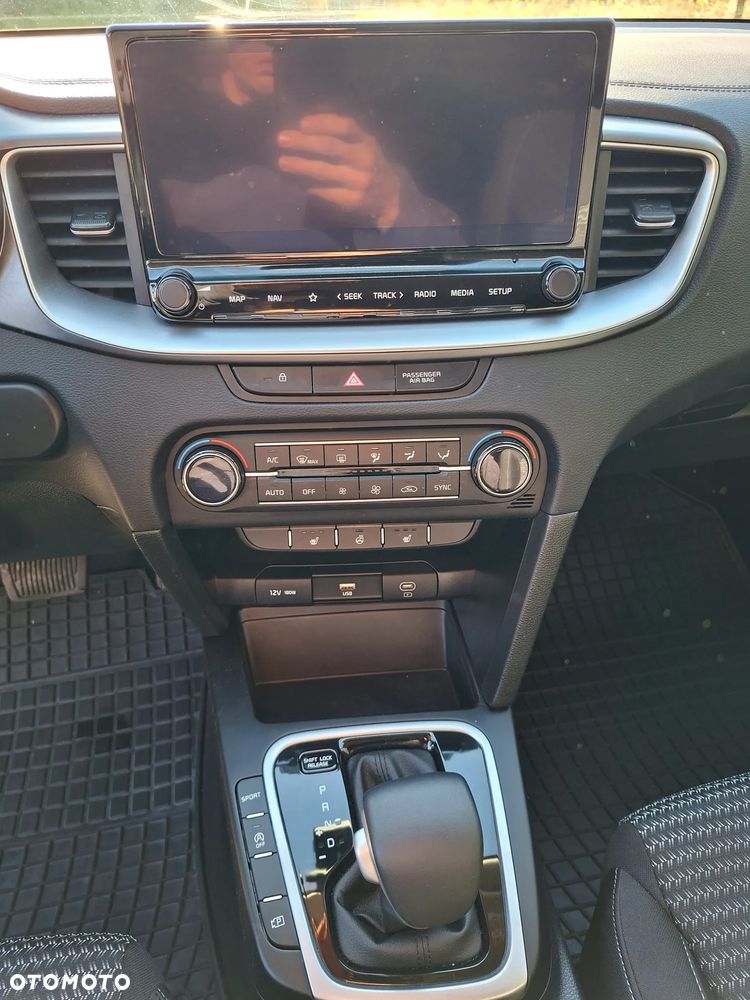 Kia XCeed - 14