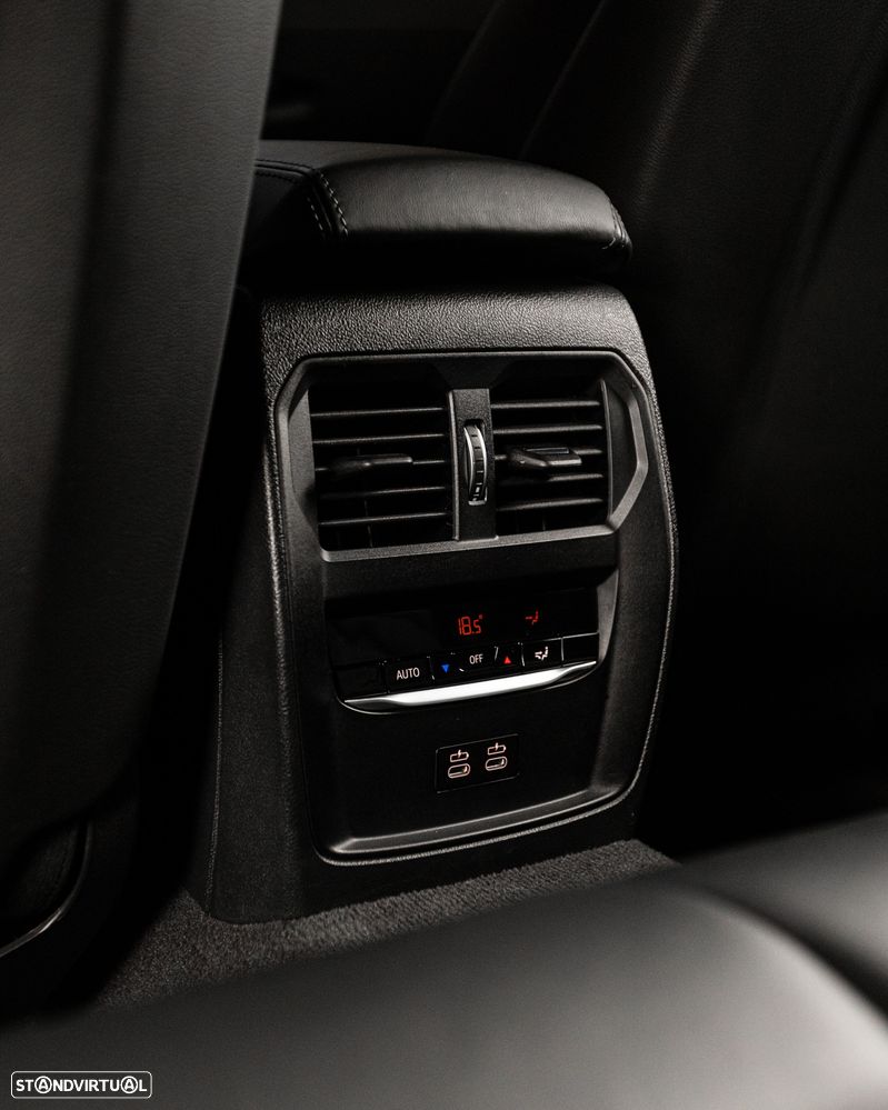 BMW M3 Competition xDrive - 32
