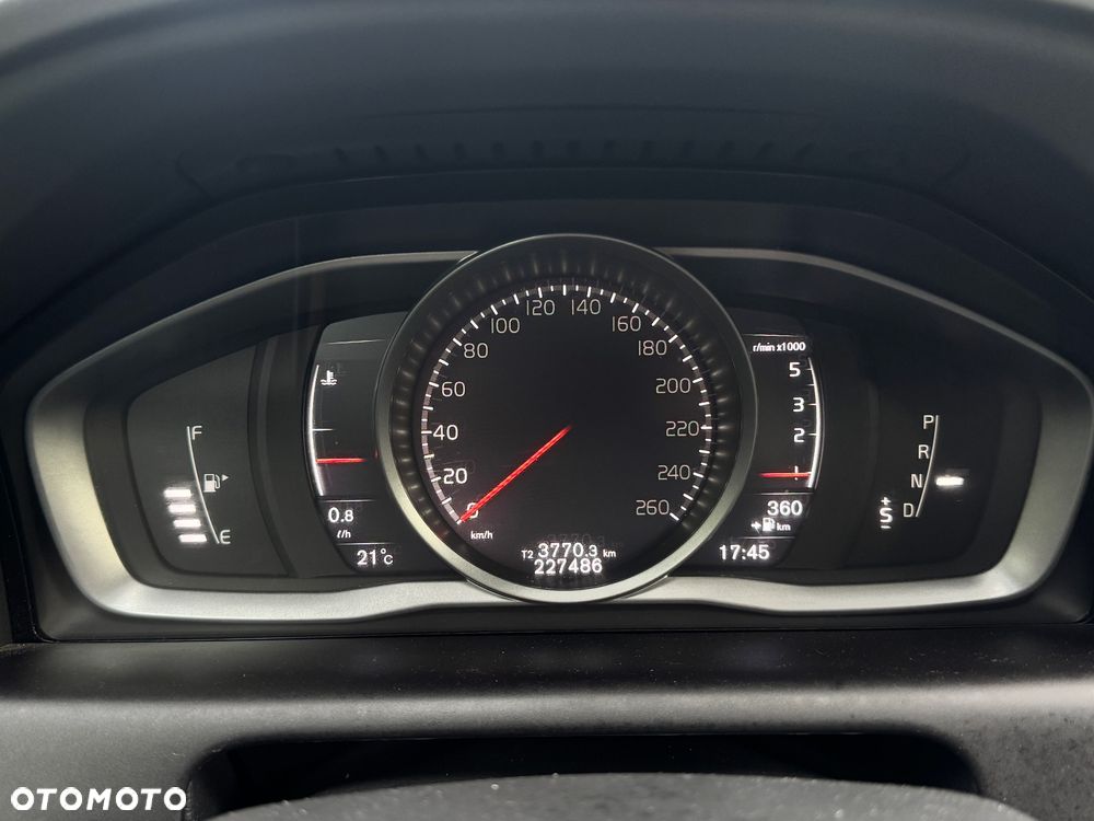 Volvo XC 60 D3 Geartronic Momentum - 26