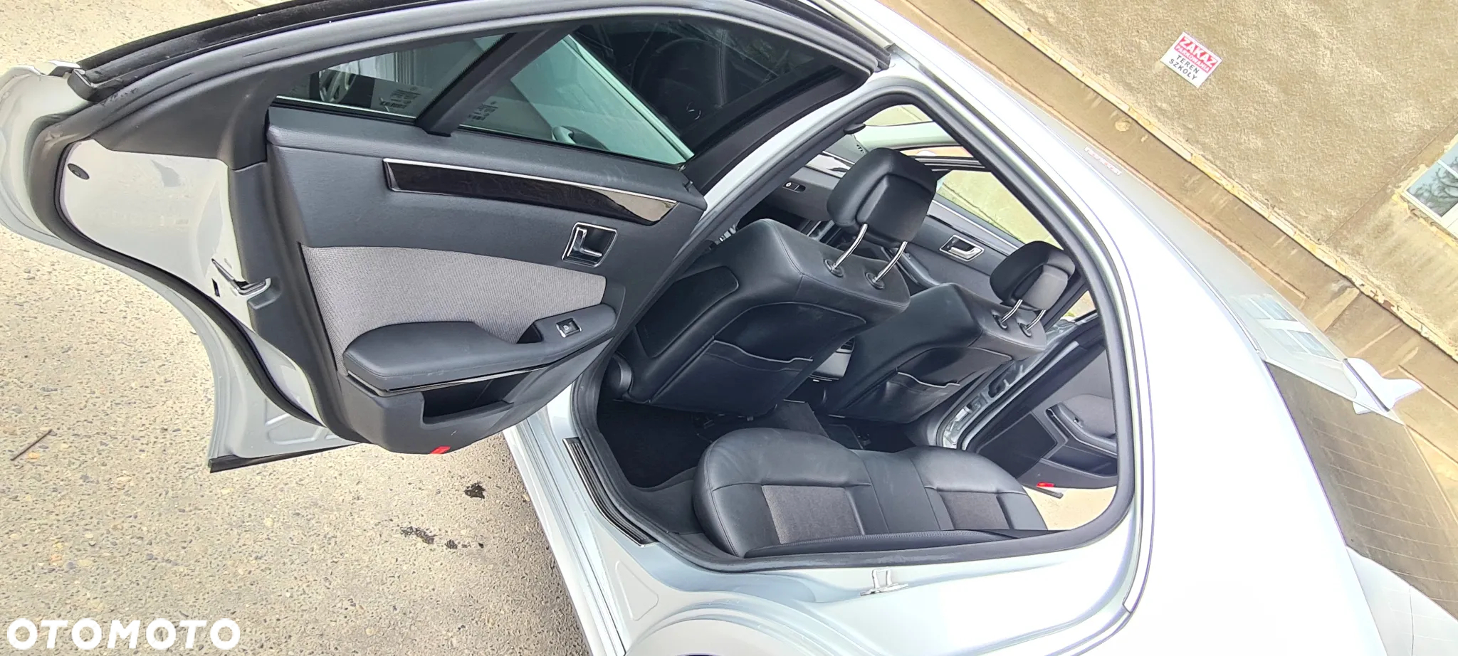 Mercedes-Benz Klasa E 250 T CGI BlueEFFICIENCY Automatik Avantgarde - 12