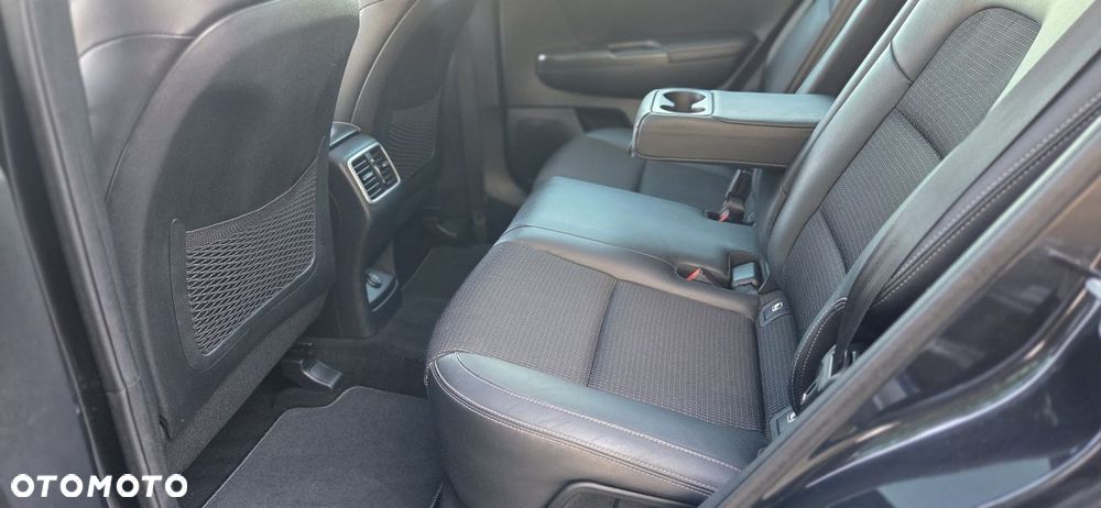 Kia Sportage 1.7 CRDI 2WD Dream-Team Edition - 25
