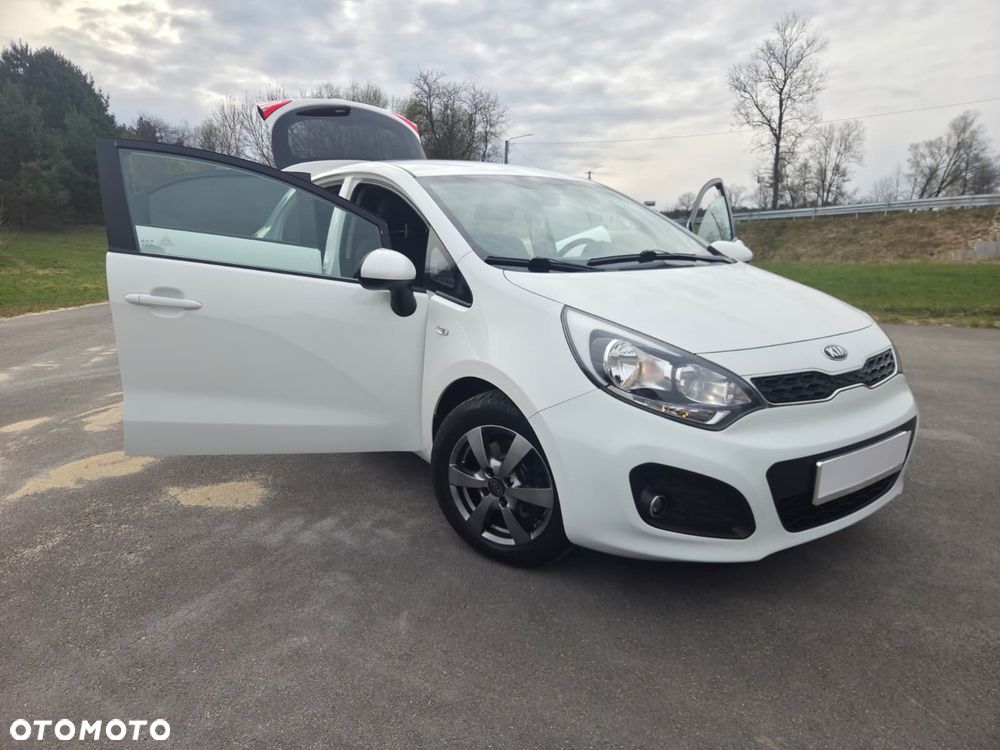 Kia Rio 1.2 L - 24