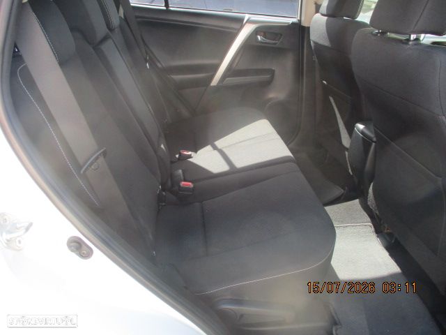 Toyota RAV4 2.0 D-4D 4x2 S&S Edition - 8