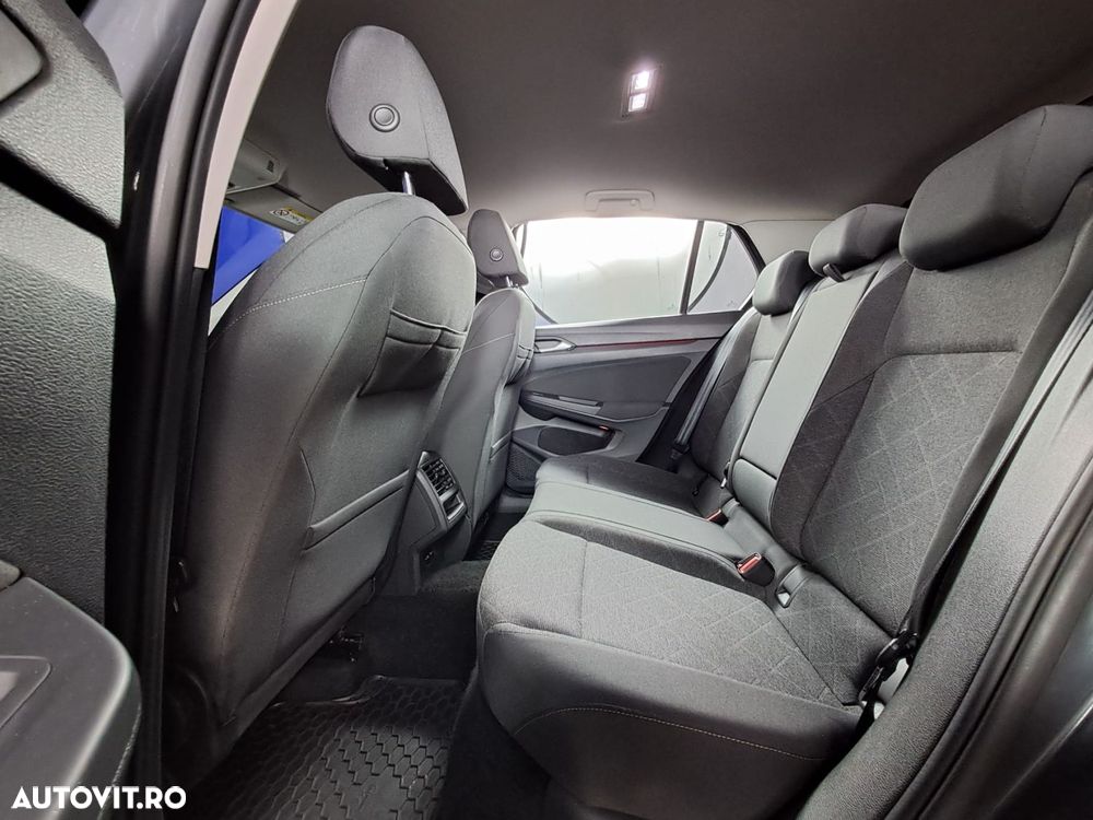 Volkswagen Golf - 27