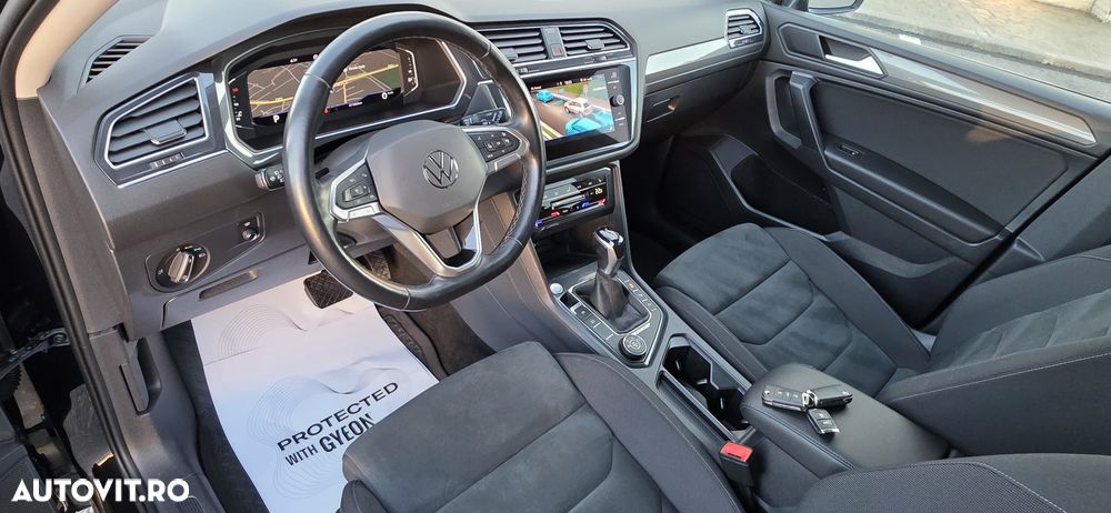 Volkswagen Tiguan 2.0 TDI SCR 4MOTION DSG R-Line - 24