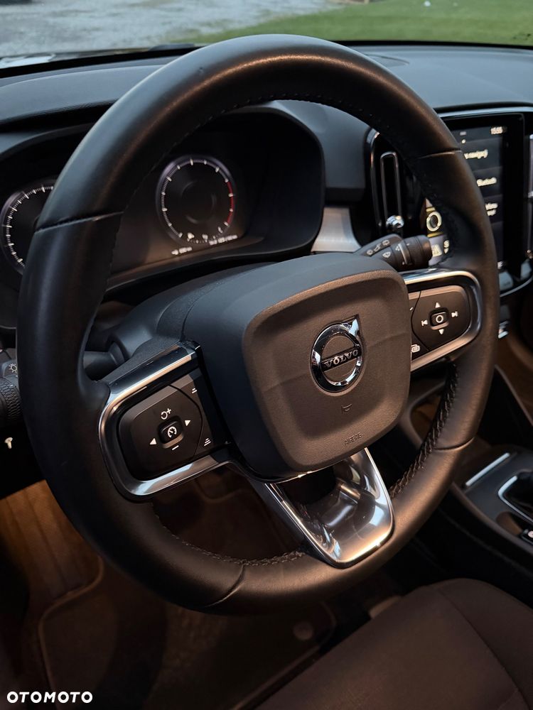 Volvo XC 40 D3 SCR Momentum - 16