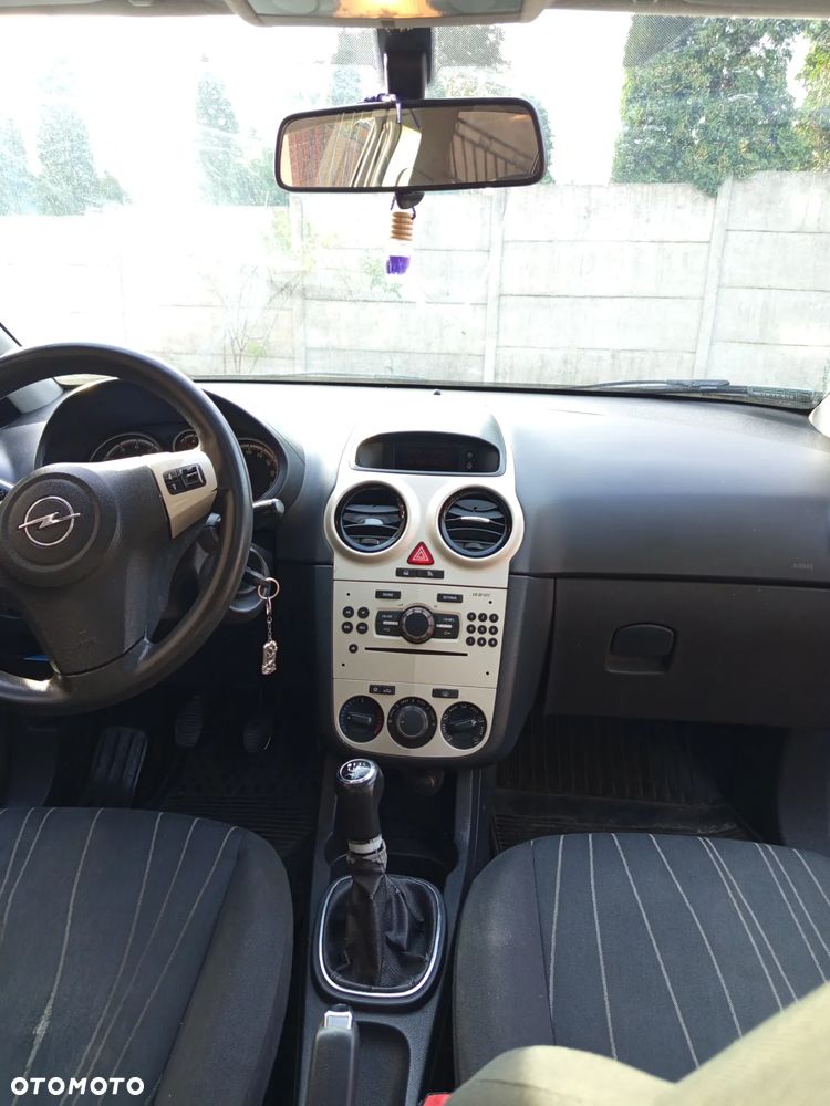 Opel Corsa 1.2 16V Cosmo - 8