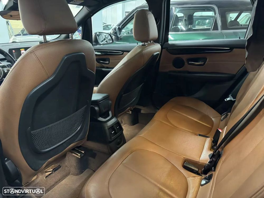 BMW 218 Active Tourer d Line Luxury Auto - 12