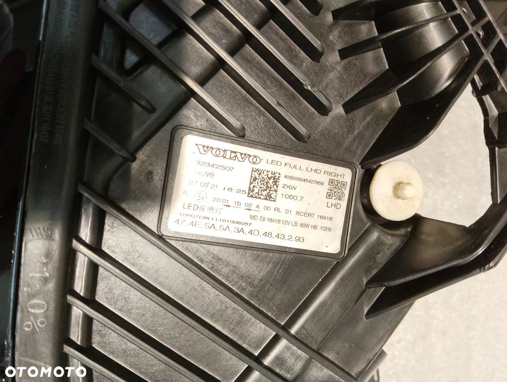 Volvo XC60 LIFT FULL LED PRZÓD STRONA PRAWA 32342507 - 5