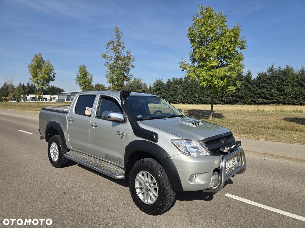 Toyota Hilux - 1