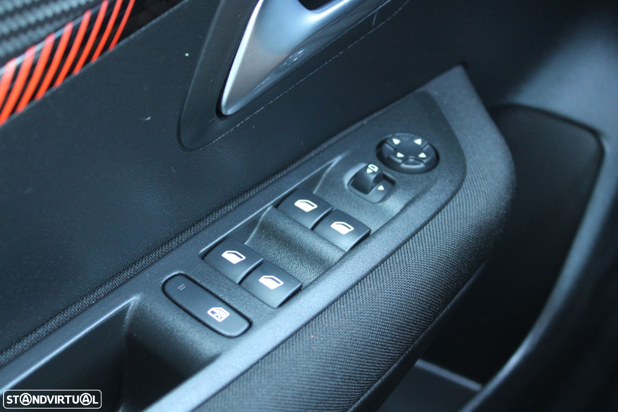 Peugeot 208 1.2 PureTech Active Pack - 33