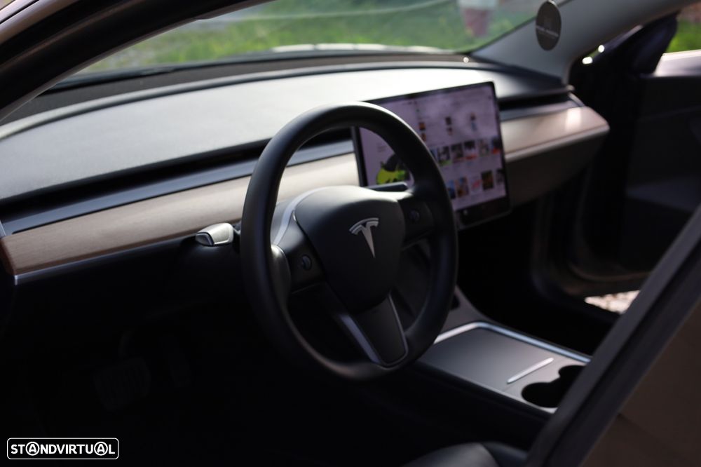 Tesla Model 3 Long-Range Dual Motor AWD - 16