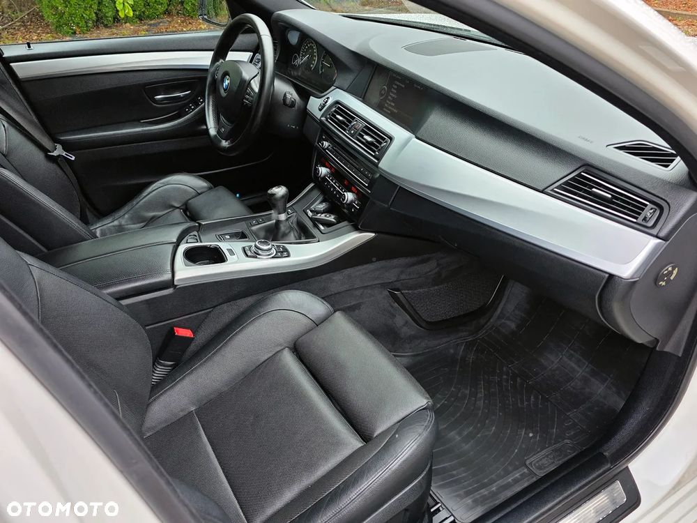 BMW Seria 5 520d - 23