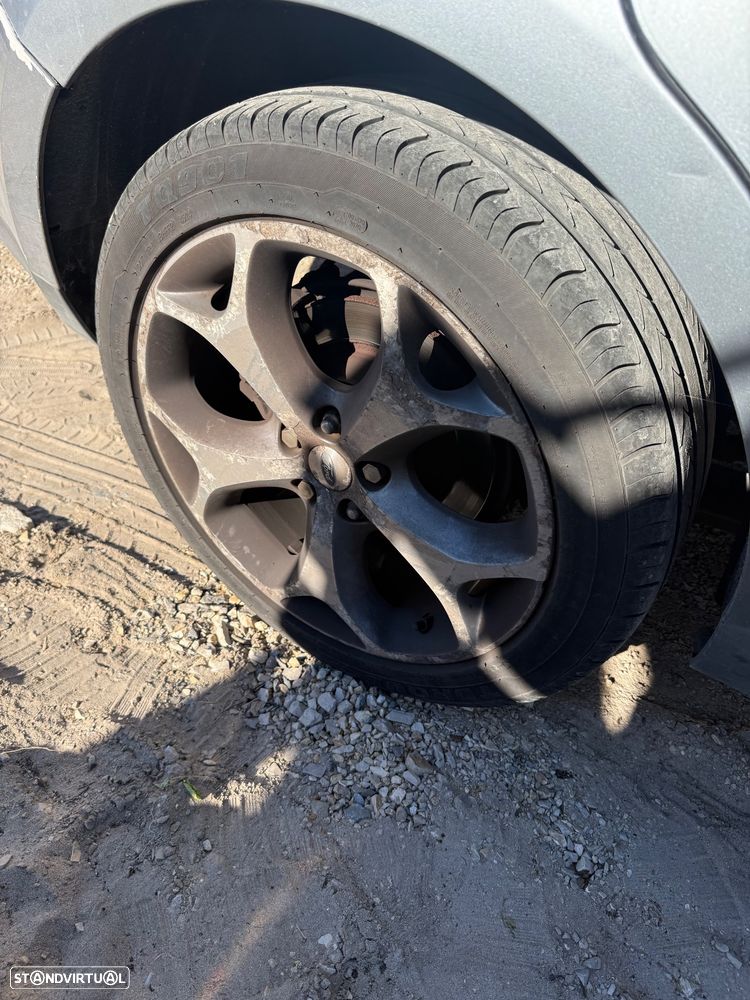 Ford S-Max - 11