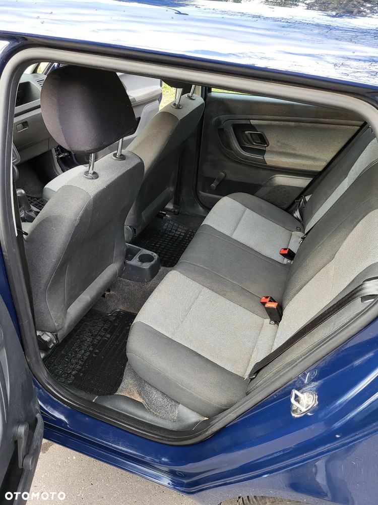 Skoda Fabia 1.4 16V Ambition - 9