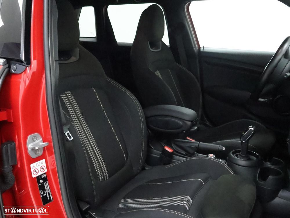 MINI 5 Portas Cooper Auto - 26