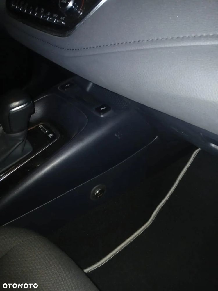 Toyota Corolla 1.8 Hybrid Executive - 12